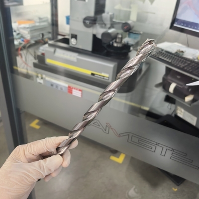 Prezzo buono 14 mm Carbide Deep Hole Drill 2 flauti refrigerante interno per i canali di raffreddamento della muffa da soffiare in linea