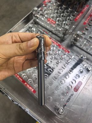 Good price Solid Carbide End Mill 8mm 10mm 16mm 18mm High Precision CNC Milling Cutter For Steel Stainless Steel Aluminum online