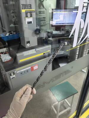 Ein guter Preis. Durchmesserbereich 1 mm bis 20 mm Karbid-Gesteinsbohrstücke mit Durchkühlmittel zur Gewährleistung des Wärmemanagements und verbesserter Bohrleistung Online